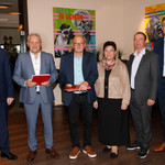 16 45-jaehrige Firmenzugehoerigkeit