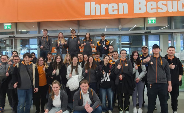 Gruppenfoto von Lehrlingen